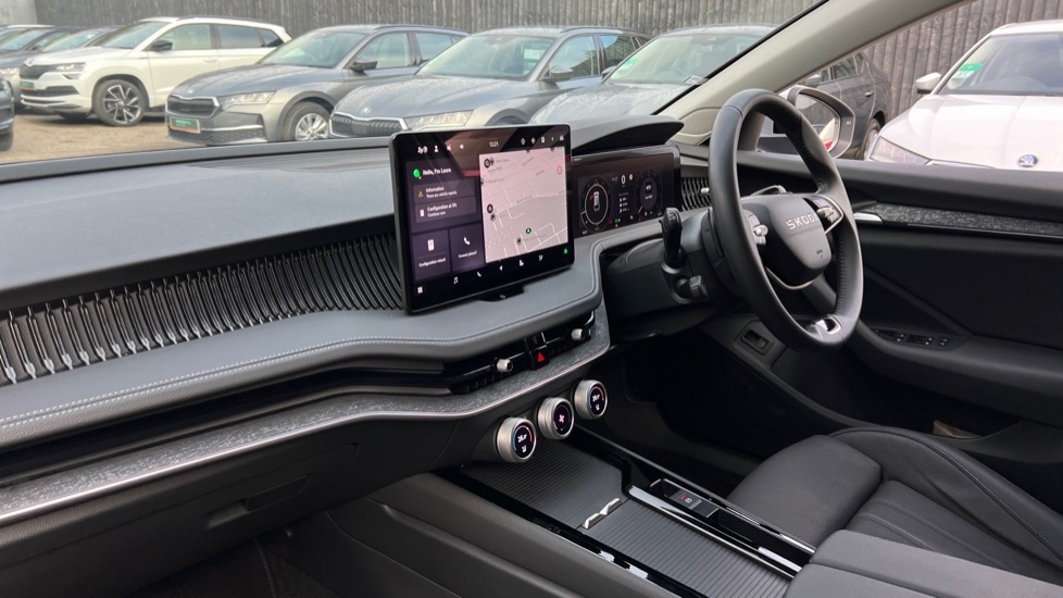 Used Skoda Superb 2025 for sale - 76874064: Photo 2