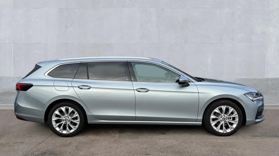 Used Skoda Superb 2025 for sale - 76874064: Photo 4