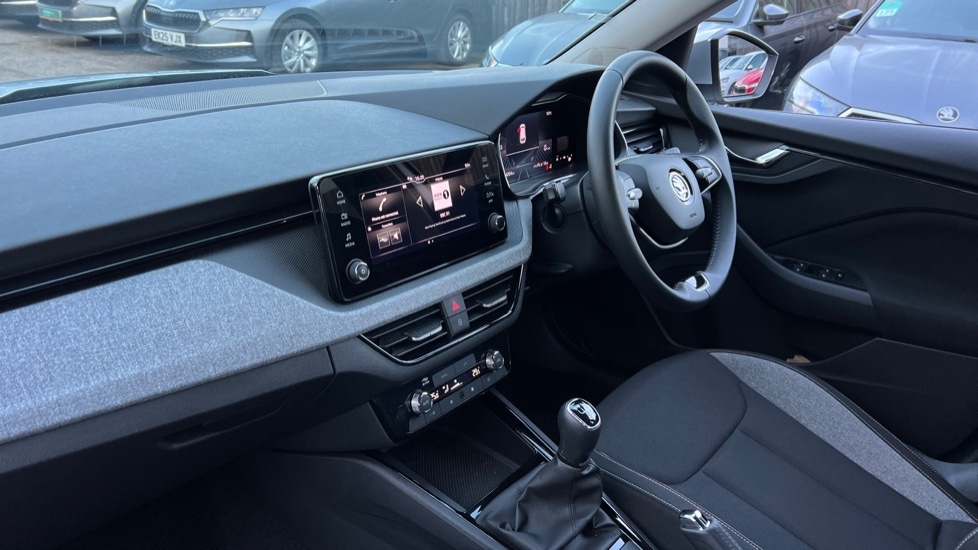 Used Skoda Kamiq 2024 for sale - 76872432: Photo 2