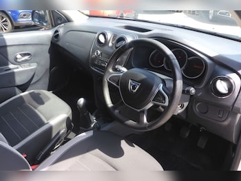 Used Dacia Sandero Stepway 2017 for sale - 79009111: Photo