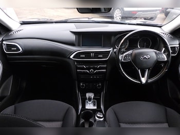 Used Infiniti Q30 2017 for sale - 78030255: Photo