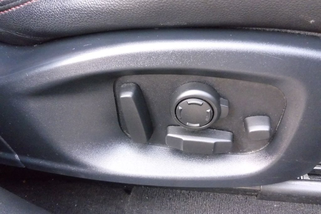 Used Jaguar F-Pace 2017 for sale - 77952414: Photo 24