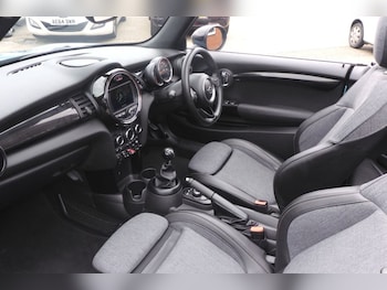Used MINI Convertible 2018 for sale - 79046070: Photo