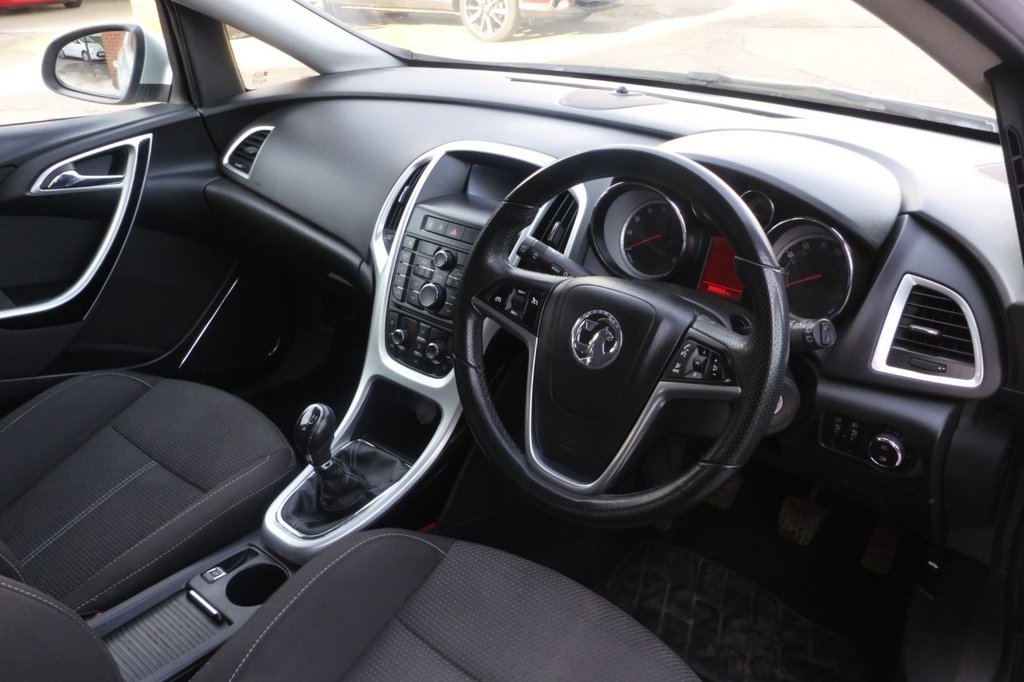 Used Vauxhall Astra 2012 for sale - 77952616: Photo 4