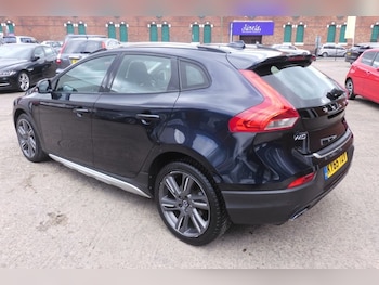 Used Volvo V40 2015 for sale - 78931238: Photo