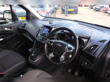 Used Ford Grand Tourneo Connect 2017 for sale - 78110308: Photo