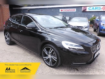Used Volvo V40 2017 for sale - 79254402: Photo