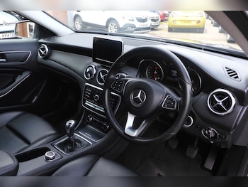 Used Mercedes-Benz GLA 2018 for sale - 78644990: Photo