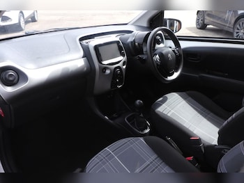 Used Peugeot 108 2016 for sale - 79470204: Photo