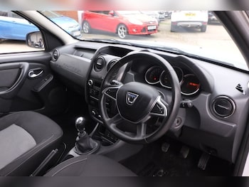 Used Dacia Duster 2017 for sale - 77792150: Photo