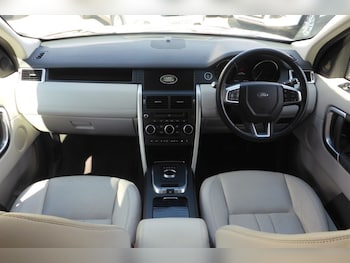 Used Land Rover Discovery Sport 2017 for sale - 79370298: Photo