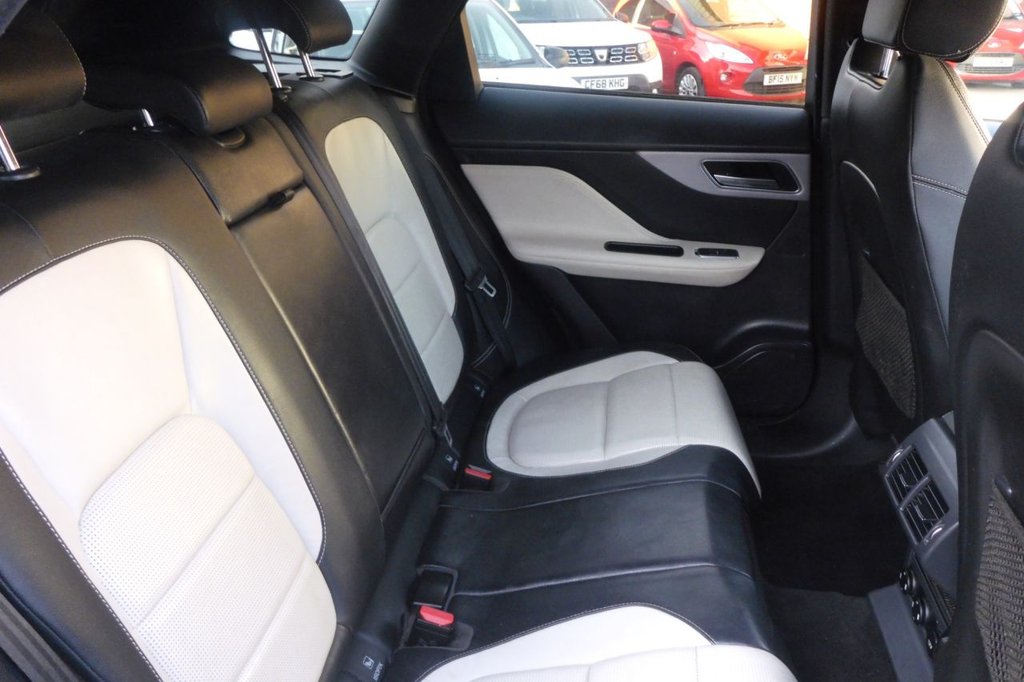 Used Jaguar F-Pace 2017 for sale - 77952380: Photo 15