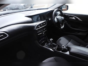 Used Infiniti Q30 2017 for sale - 78748961: Photo