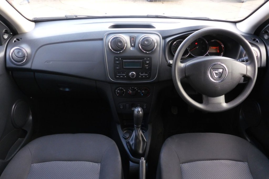 Used Dacia Sandero 2015 for sale - 77820758: Photo 2