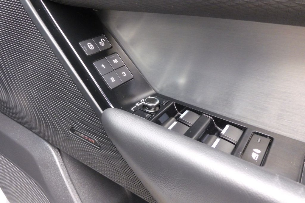 Used Land Rover Range Rover Velar 2017 for sale - 78002621: Photo 14