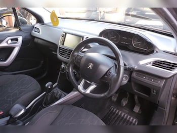 Used Peugeot 2008 2016 for sale - 78405861: Photo