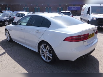 Used Jaguar XE 2016 for sale - 79008908: Photo