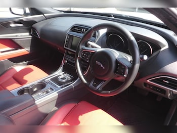 Used Jaguar XE 2016 for sale - 79008908: Photo