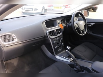 Used Volvo V40 2016 for sale - 79345296: Photo