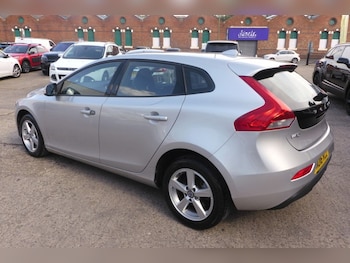 Used Volvo V40 2016 for sale - 79345296: Photo