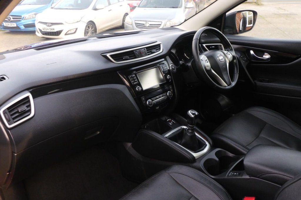 Used Nissan Qashqai 2015 for sale - 77966935: Photo 17