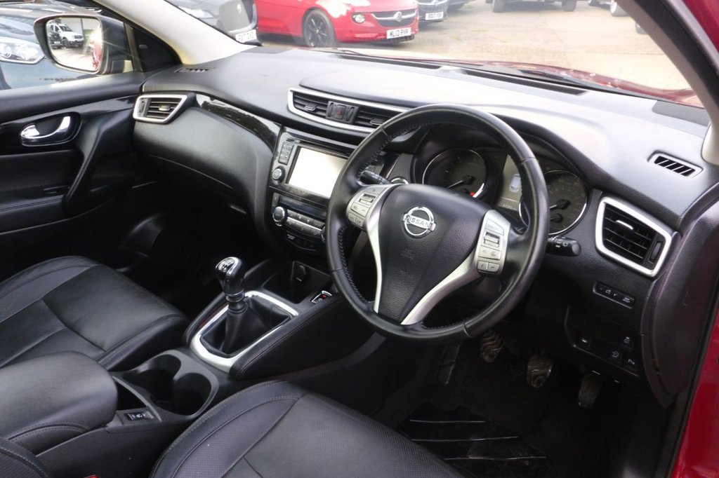 Used Nissan Qashqai 2015 for sale - 77966935: Photo 4