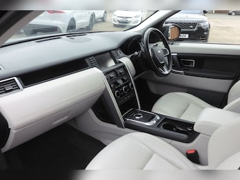 Used Land Rover Discovery Sport 2018 for sale - 78682291: Photo