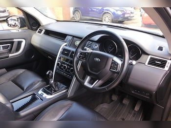 Used Land Rover Discovery Sport 2017 for sale - 78607645: Photo