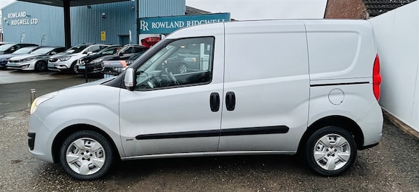 Used Vauxhall Combo 2017 for sale - 75570630: Photo 5