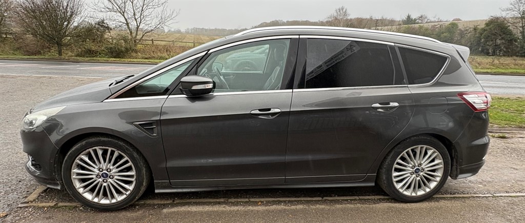 Used Ford S-Max 2015 for sale - 76922064: Photo 2