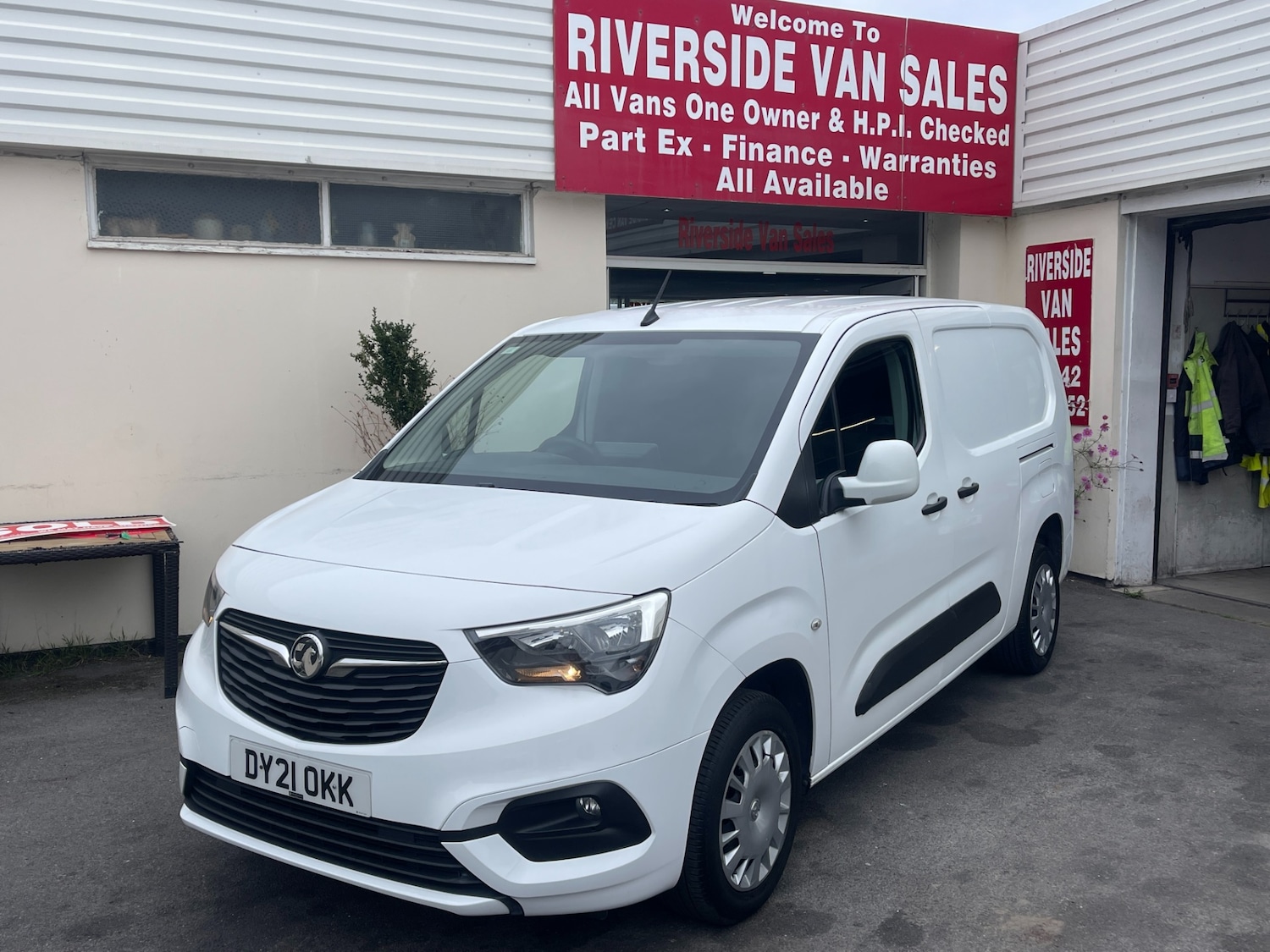 Used Vauxhall Combo 2021 for sale - 76309716: Photo 1