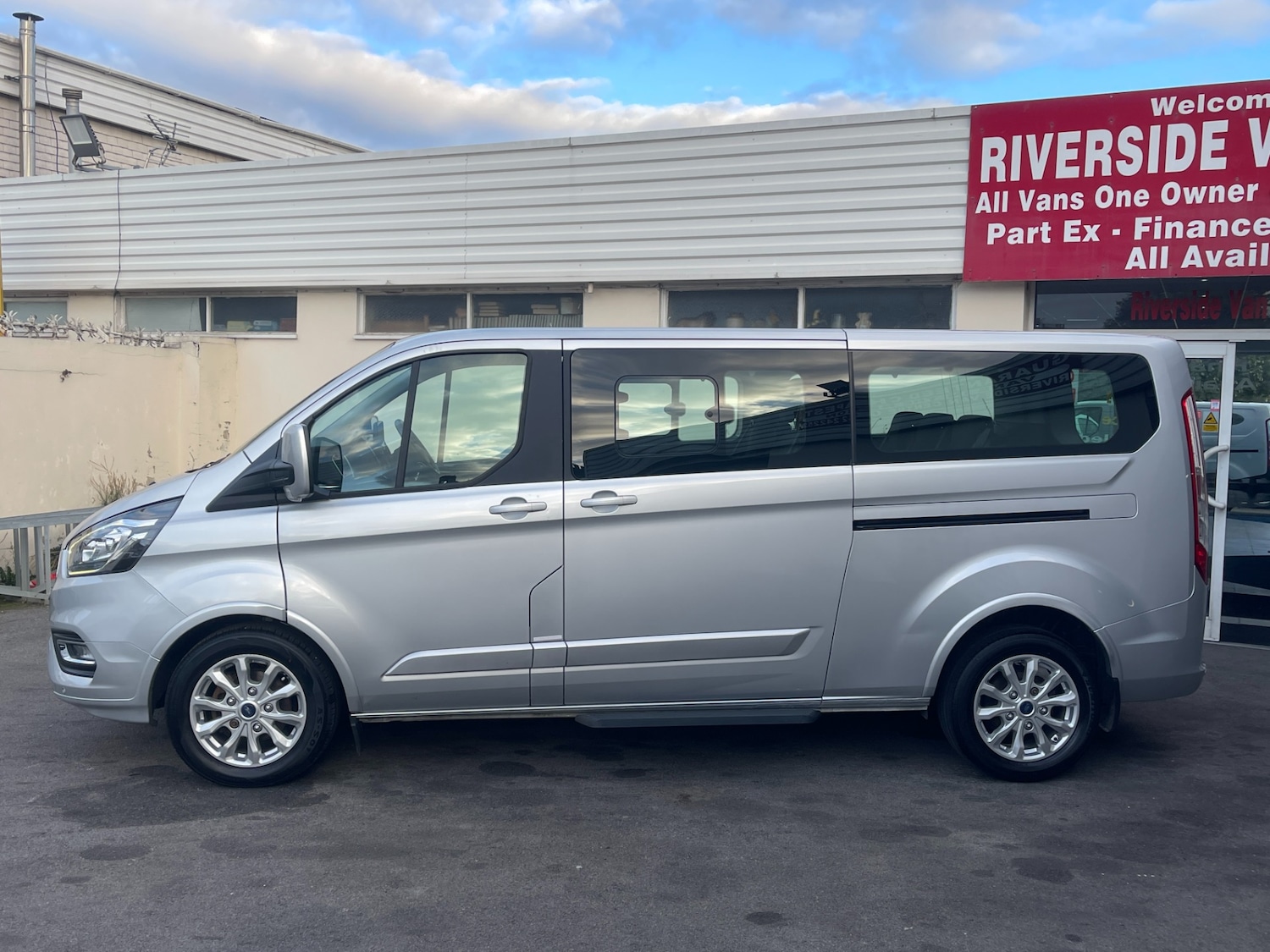 Used Ford Tourneo Custom 2018 for sale - 76205337: Photo 3