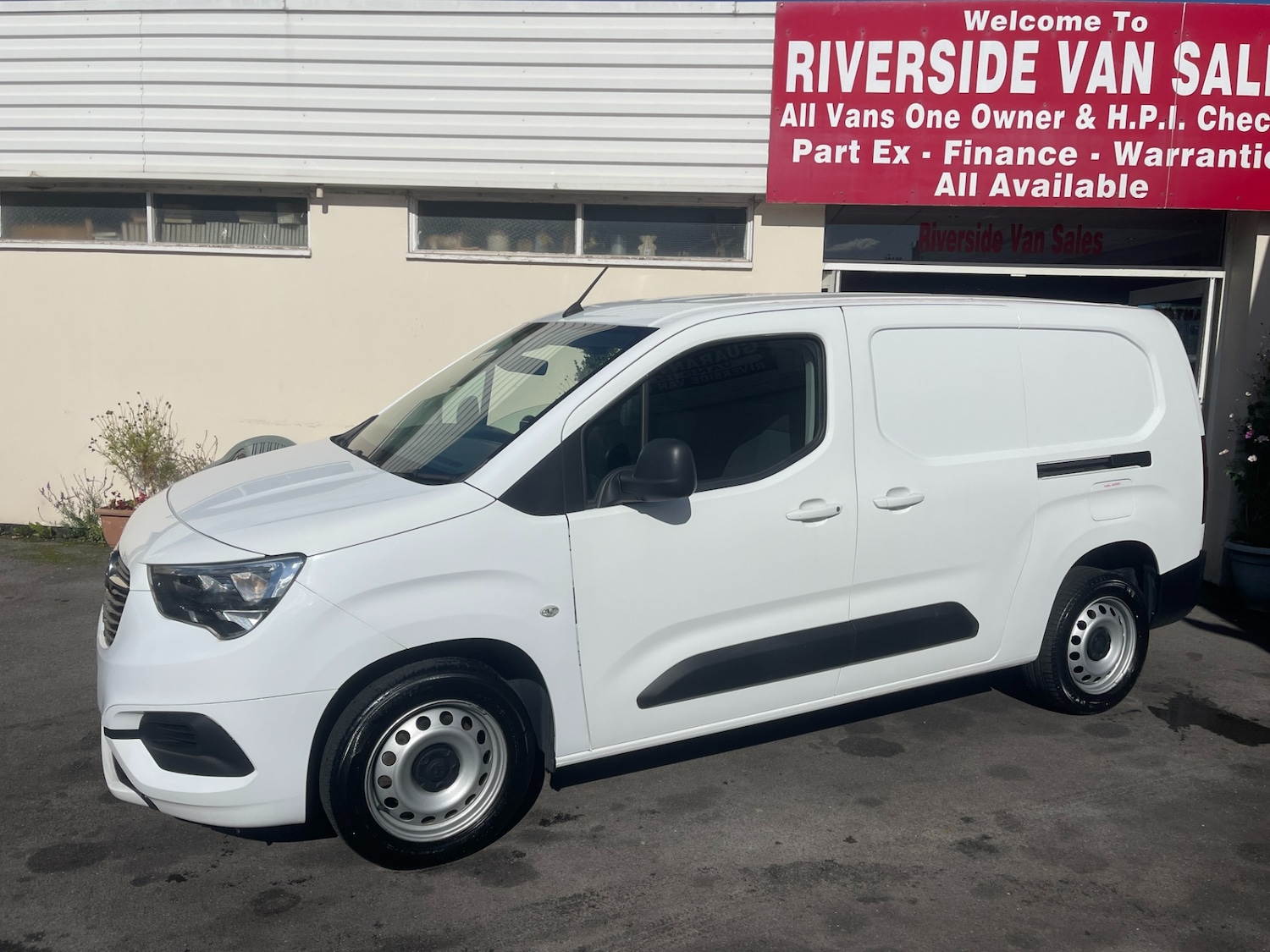 Used Vauxhall Combo 2021 for sale - 76026221: Photo 2