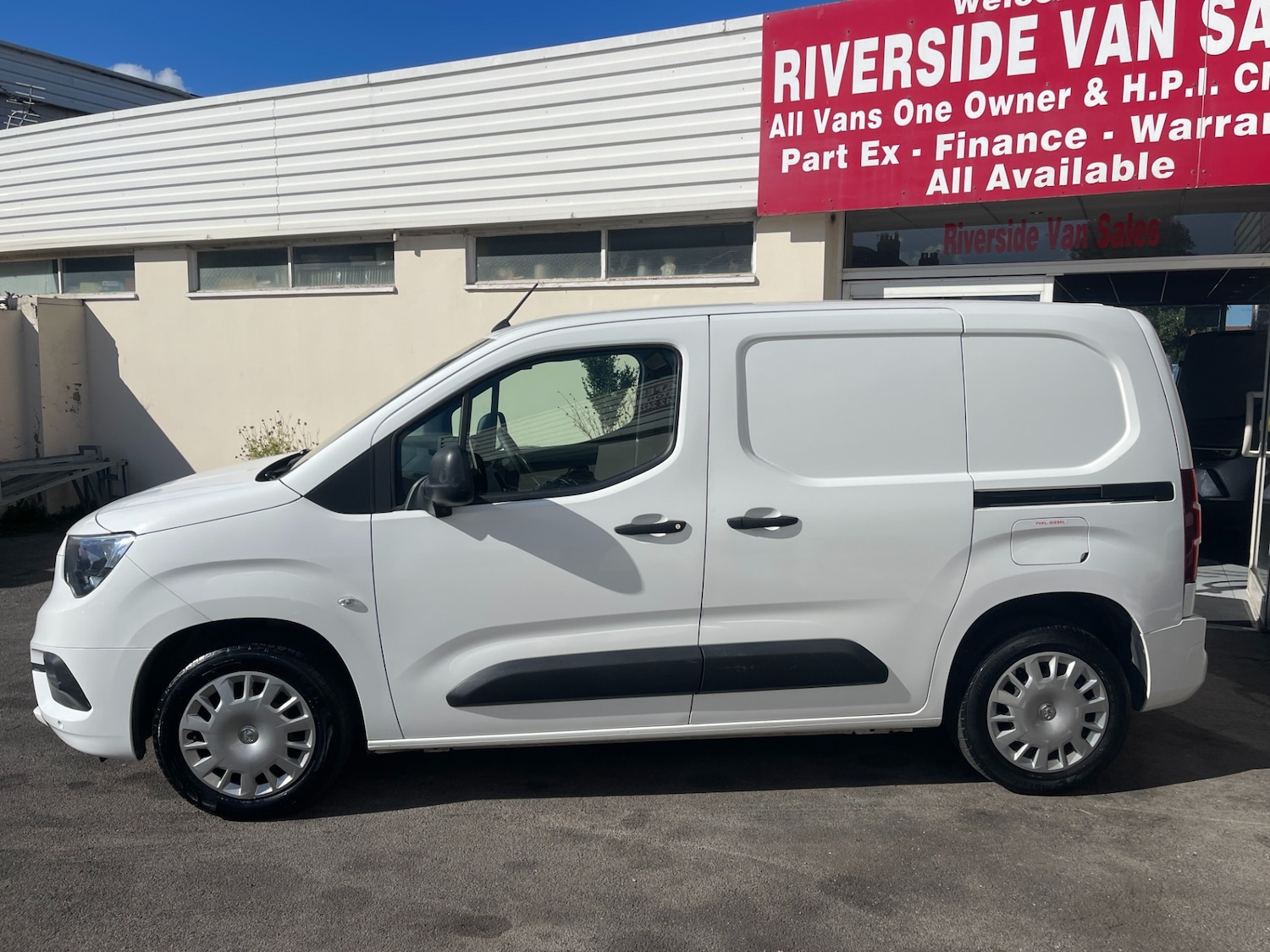 Used Vauxhall Combo 2020 for sale - 76037537: Photo 3