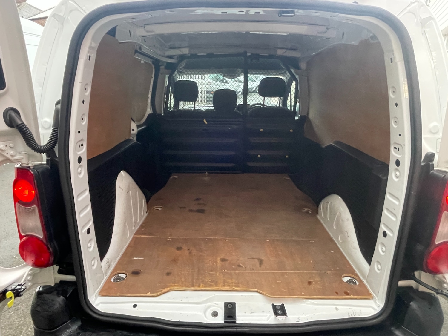 Used Peugeot Partner 2017 for sale - 77380760: Photo 11