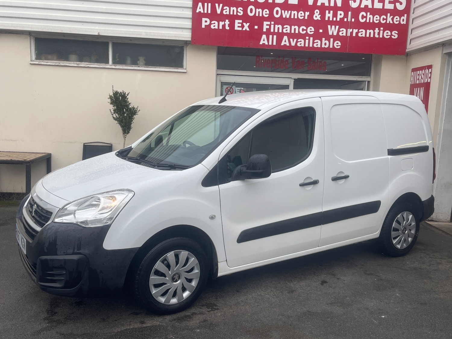 Used Peugeot Partner 2017 for sale - 77380760: Photo 2