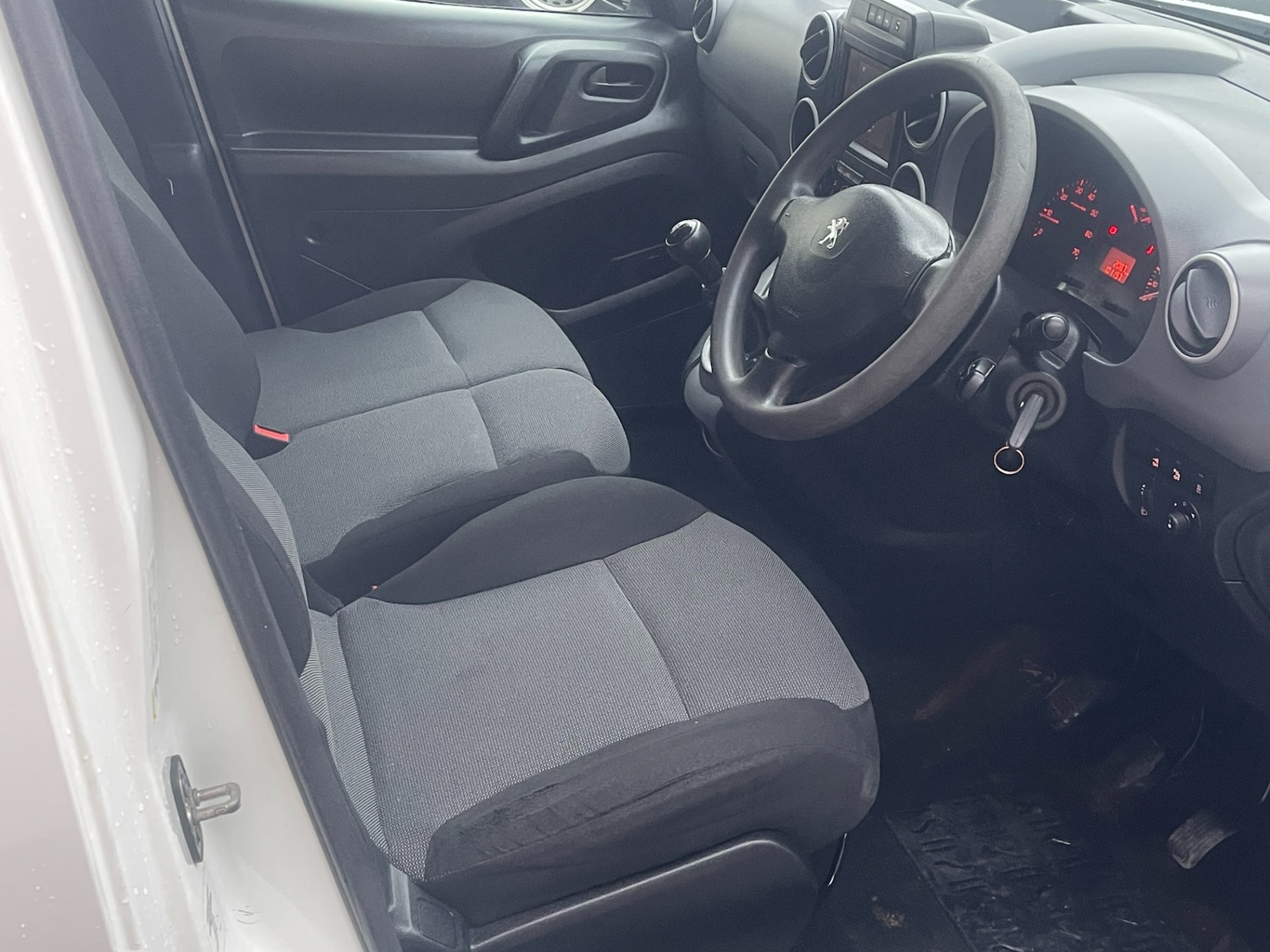 Used Peugeot Partner 2017 for sale - 77380760: Photo 7