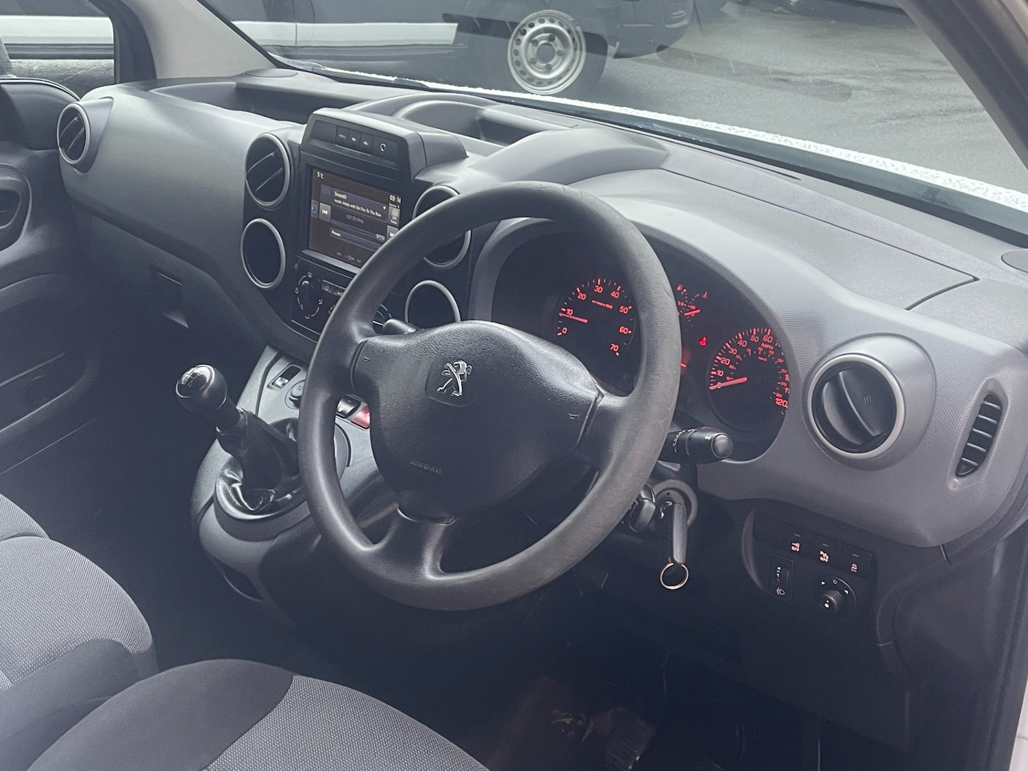 Used Peugeot Partner 2017 for sale - 77380760: Photo 8