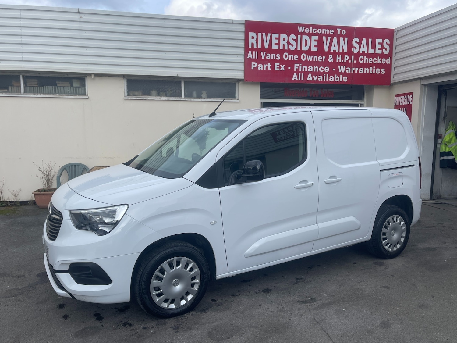 Used Vauxhall Combo 2024 for sale - 77591439: Photo 2