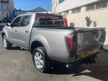 Used Nissan Navara 2023 for sale - 77729981: Photo