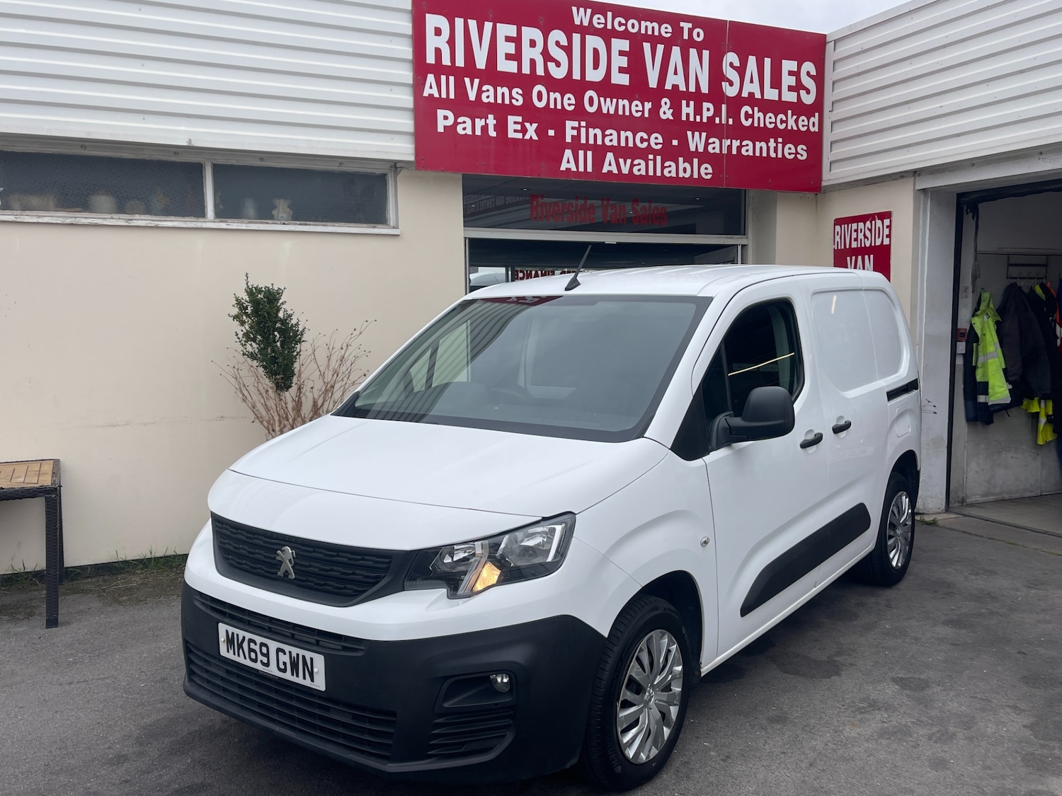 Used Peugeot Partner 2019 for sale - 76309696: Photo 1