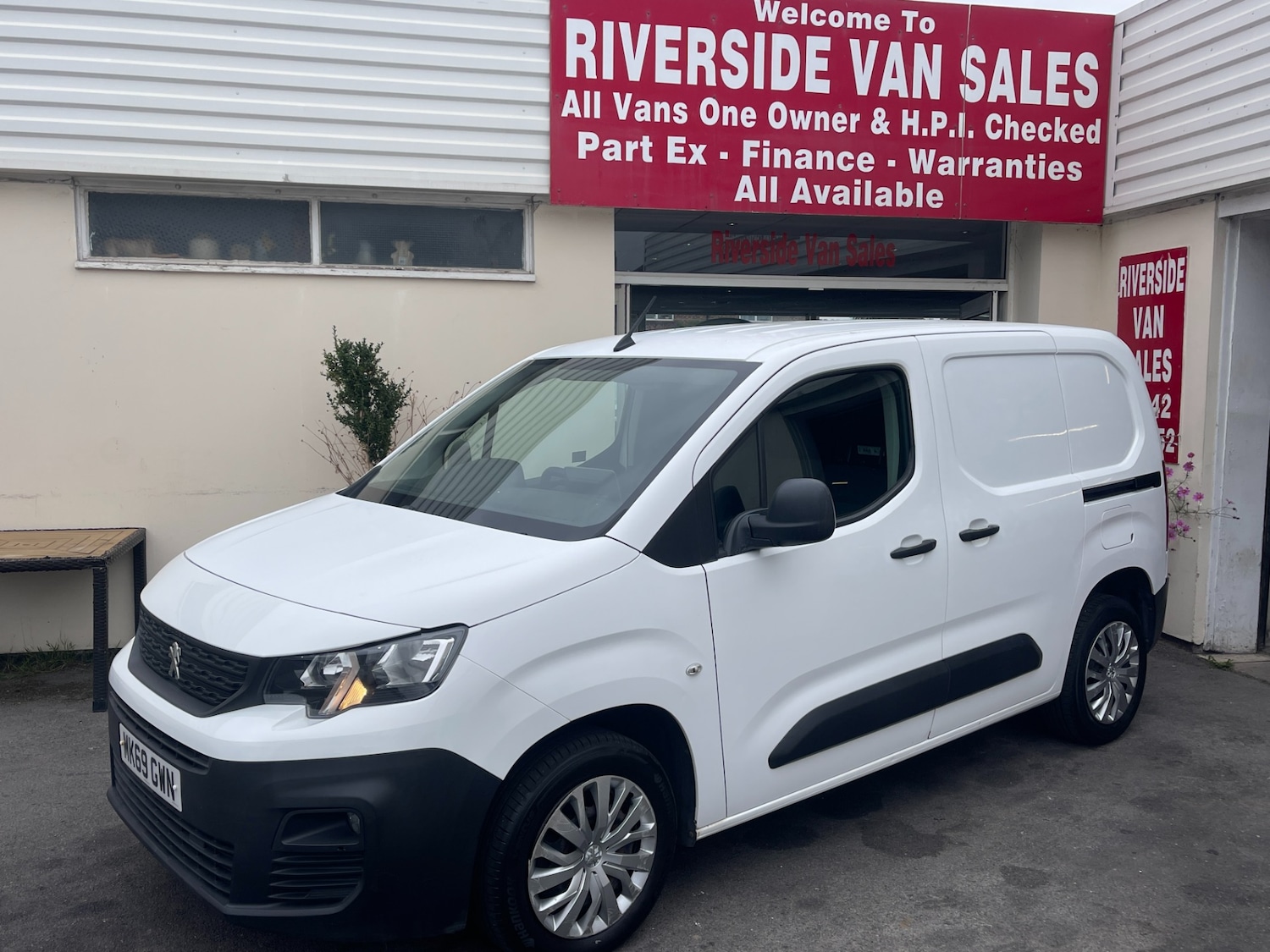 Used Peugeot Partner 2019 for sale - 76309696: Photo 2