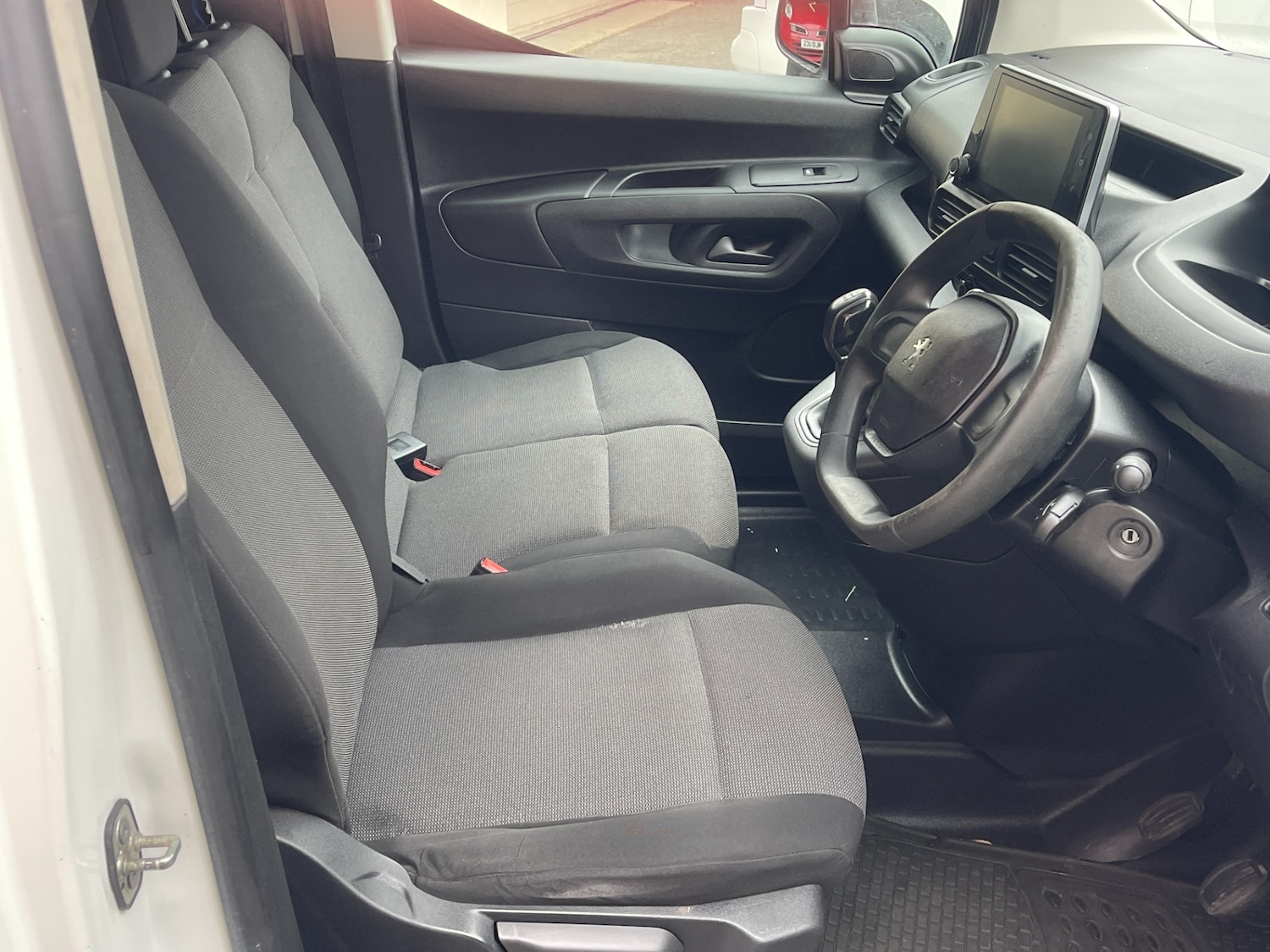 Used Peugeot Partner 2019 for sale - 76309696: Photo 8