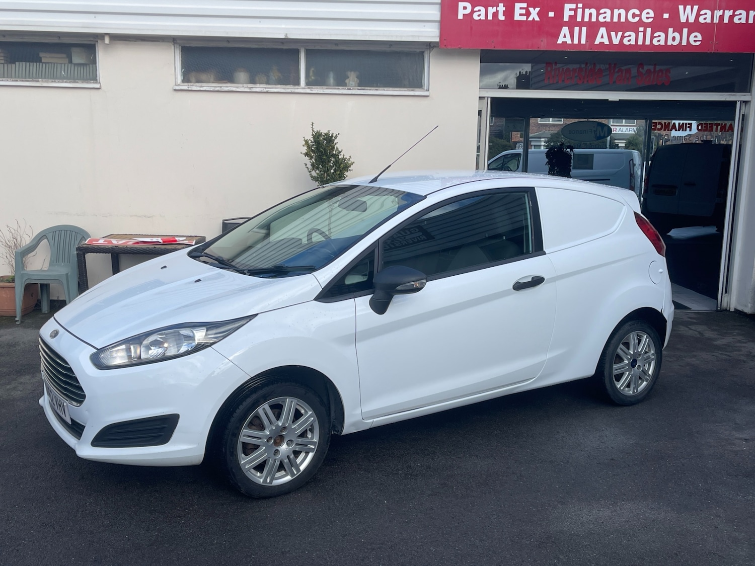 Used Ford Fiesta 2013 for sale - 77864609: Photo 2