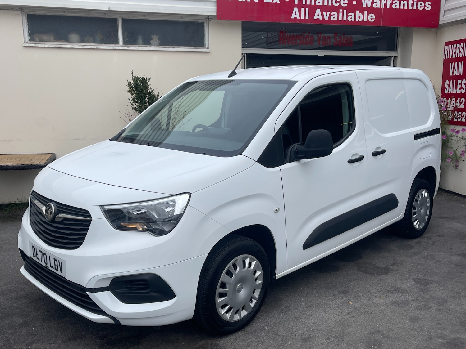 Used Vauxhall Combo 2020 for sale - 76309753: Photo 2