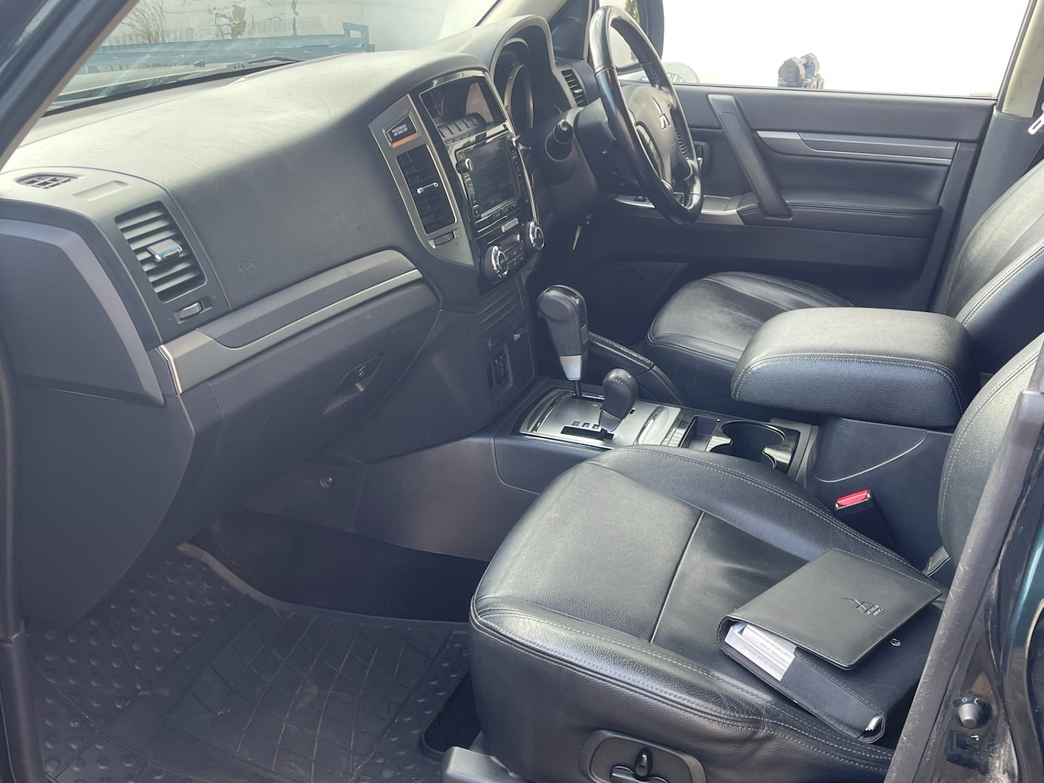 Used Mitsubishi Shogun 2018 for sale - 78040576: Photo 11