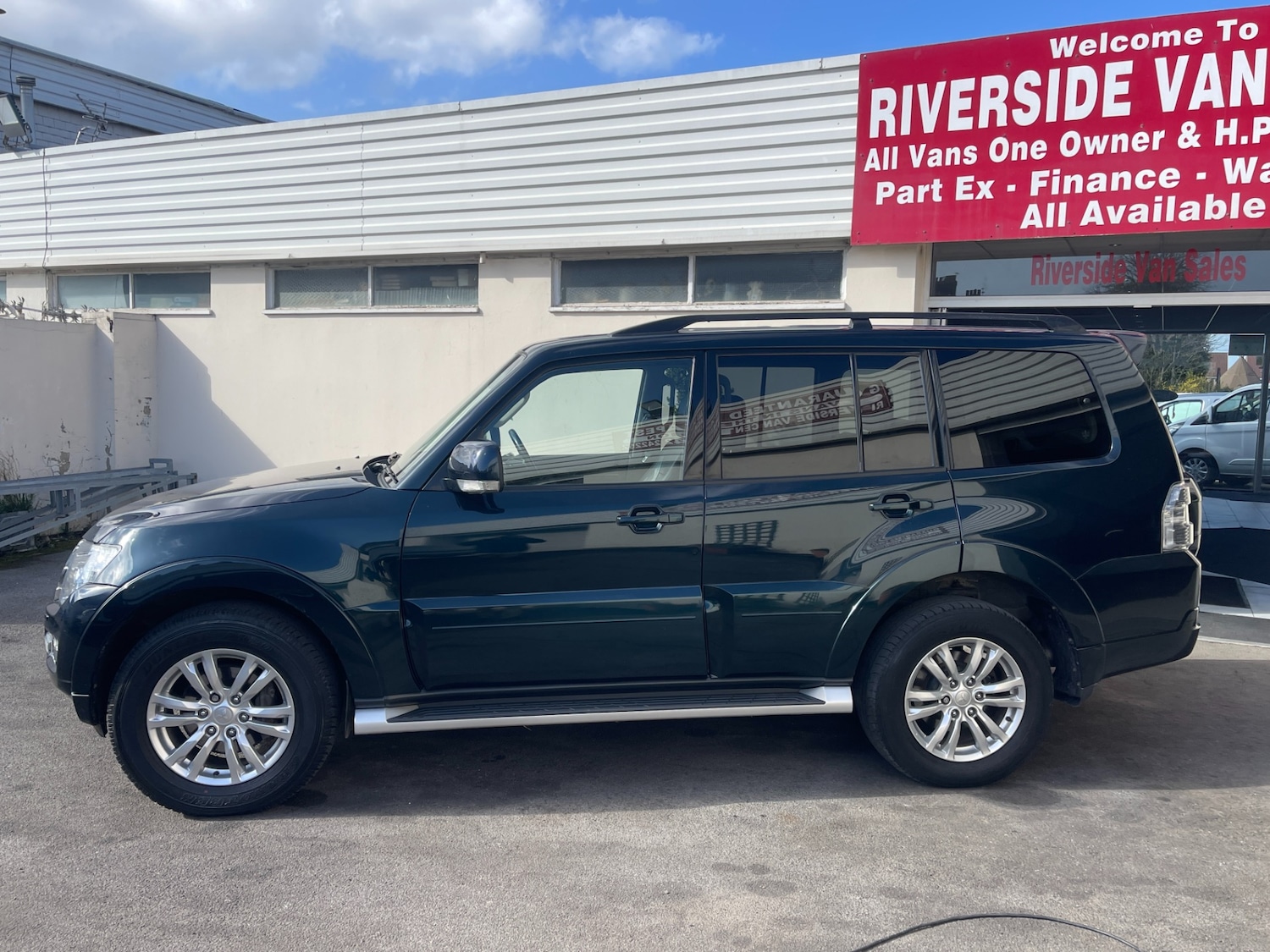 Used Mitsubishi Shogun 2018 for sale - 78040576: Photo 3