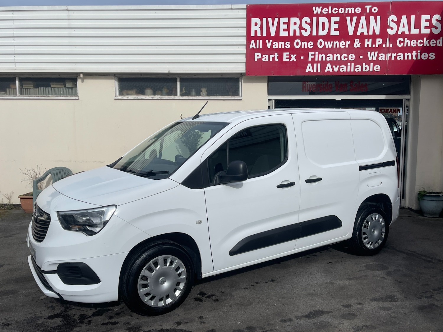 Used Vauxhall Combo 2020 for sale - 77901347: Photo 2