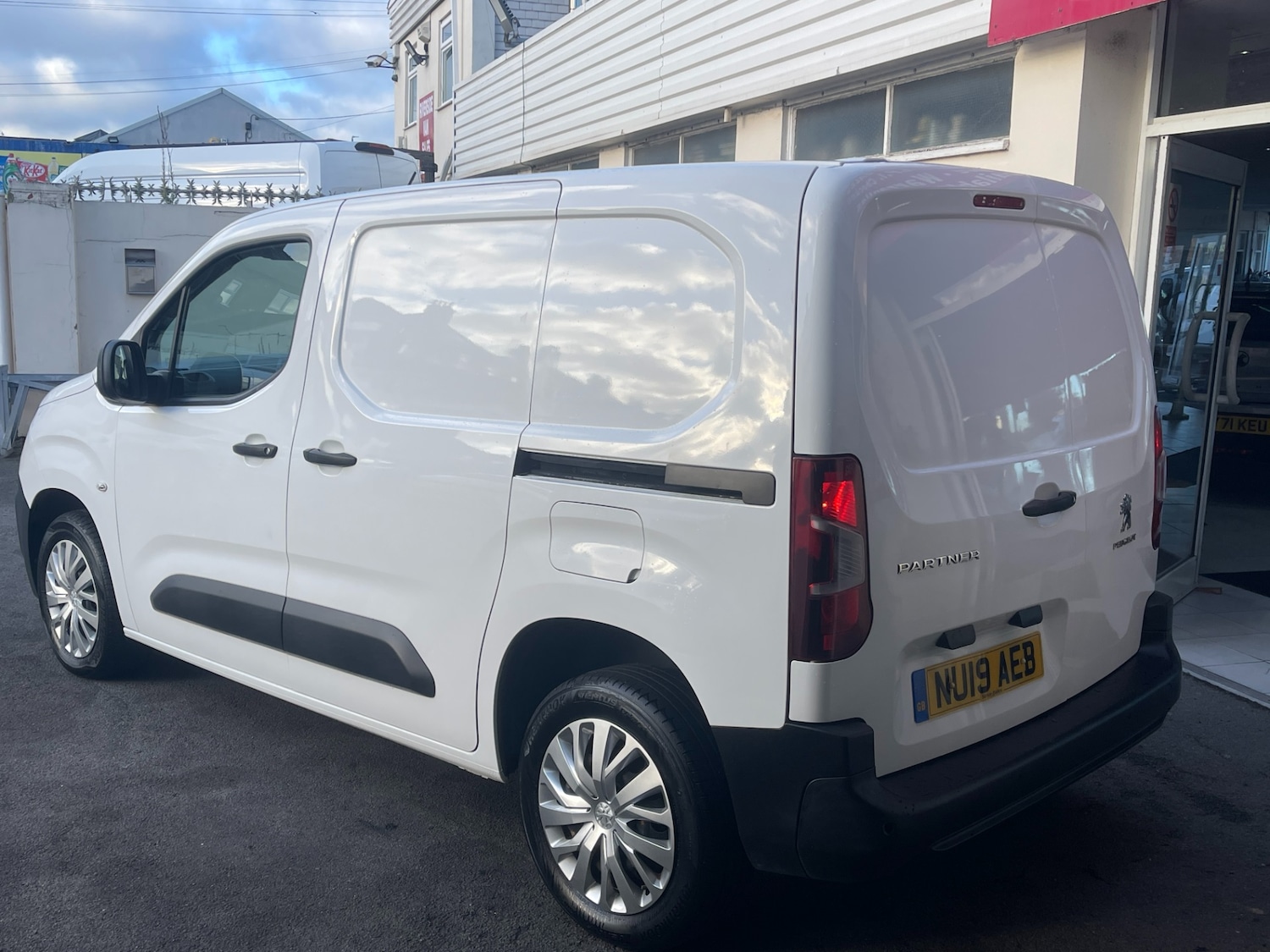 Used Peugeot Partner 2019 for sale - 77001627: Photo 4