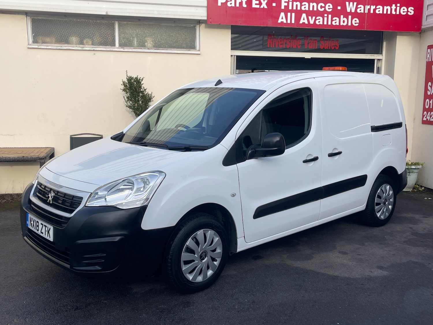 Used Peugeot Partner 2018 for sale - 76853555: Photo 2